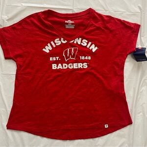 Women’s Medium Wisconsin Badgers Oversized Red Shirt NWT Fanatics